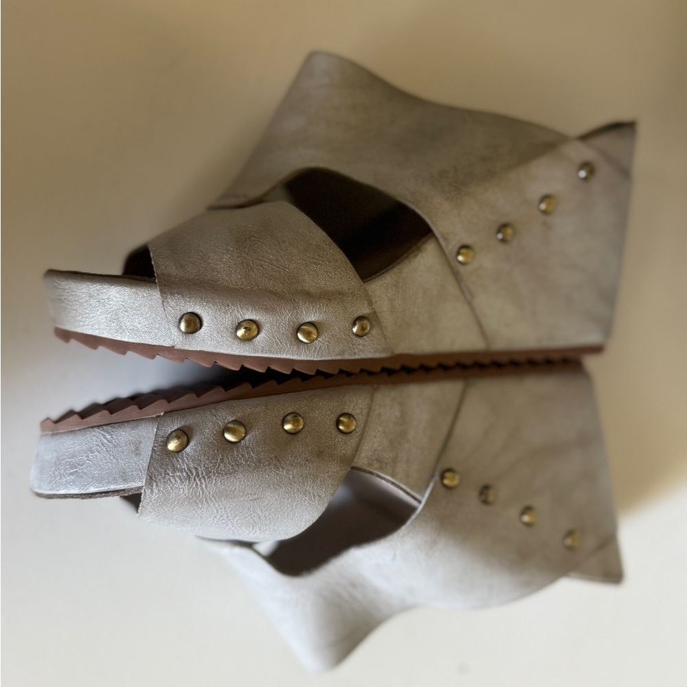 Antelope Silver Studded Mules women’s size 41/10 - Picture 7 of 11